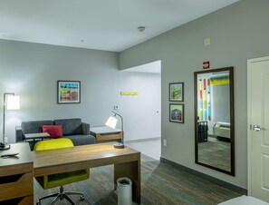 防过敏的被褥、羽绒被、加厚床垫、客房内保险箱