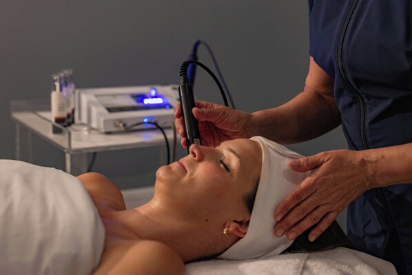 A medical procedure being performed on a patient in a clinical setting. - JW Marriott Chicago (Chicago)