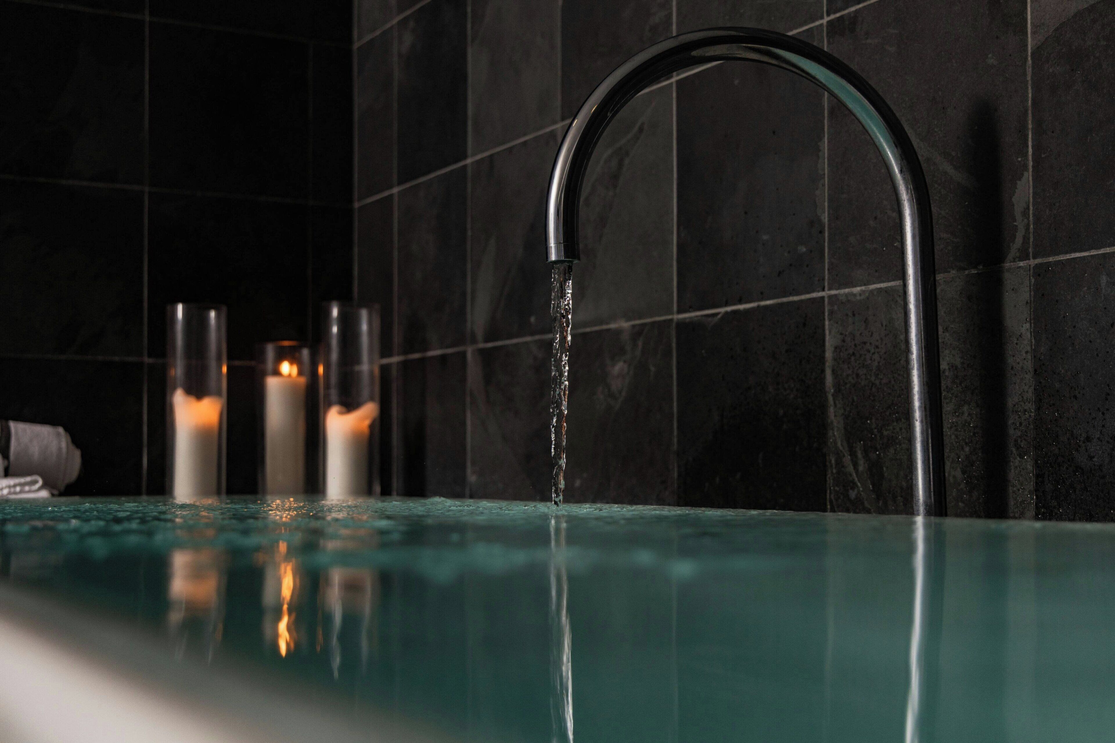 Couples treatment rooms, steam room, body treatments