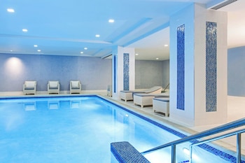 Pool (indoor) at JW Marriott Chicago