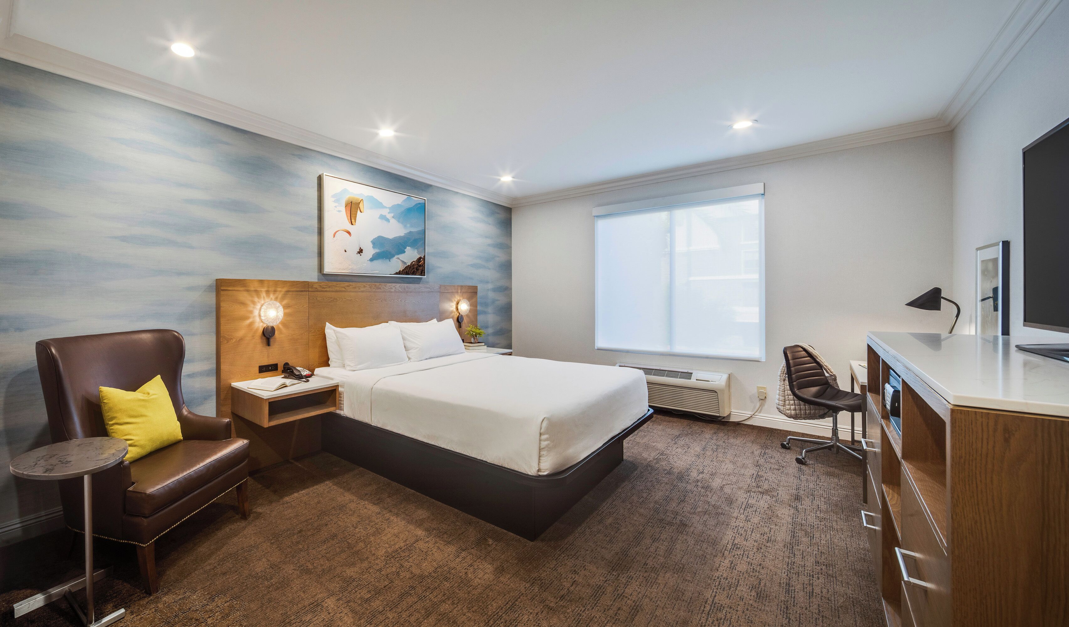 Studio Suite, 1 King Bed, Accessible | Premium bedding, down comforters, pillowtop beds, in-room safe
