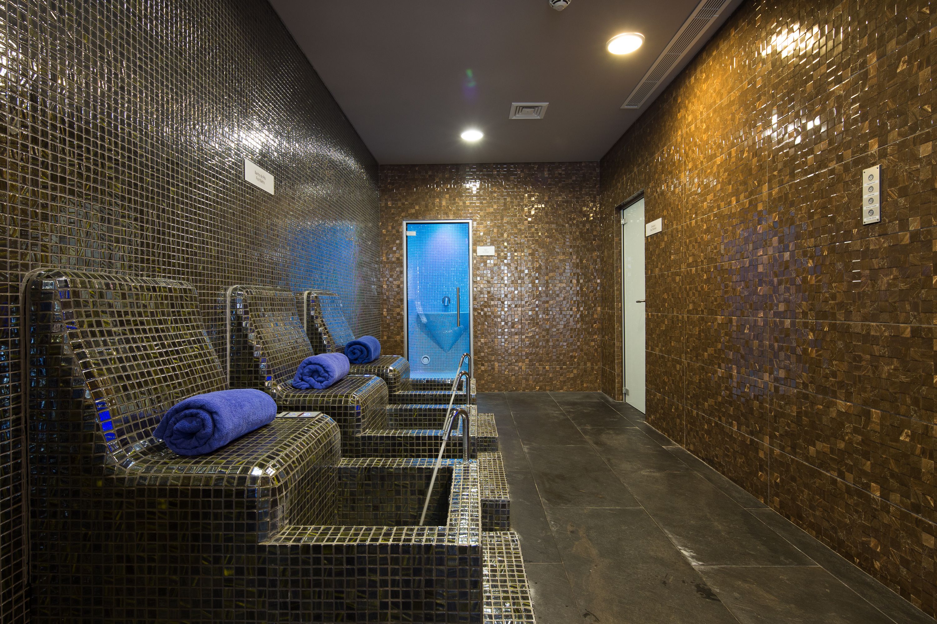 couples treatment room(s), sauna, hot tub, steam room, body treatments