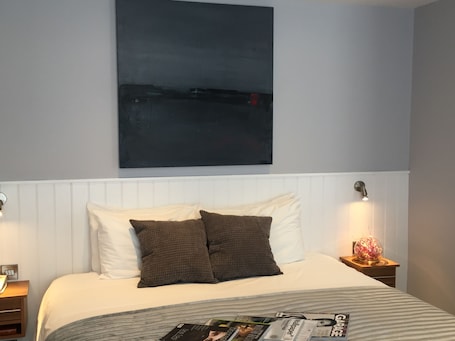 Superior Suite, 1 King Bed | Iron/ironing board, free WiFi, bed sheets. Ilfracombe Carlton Hotel - Hotel