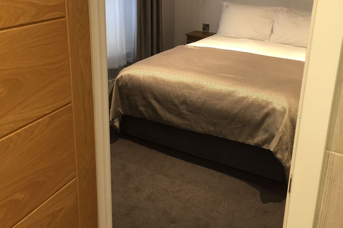 1 Schlafzimmer, Bügeleisen/Bügelbrett, kostenloses WLAN, Bettwäsche