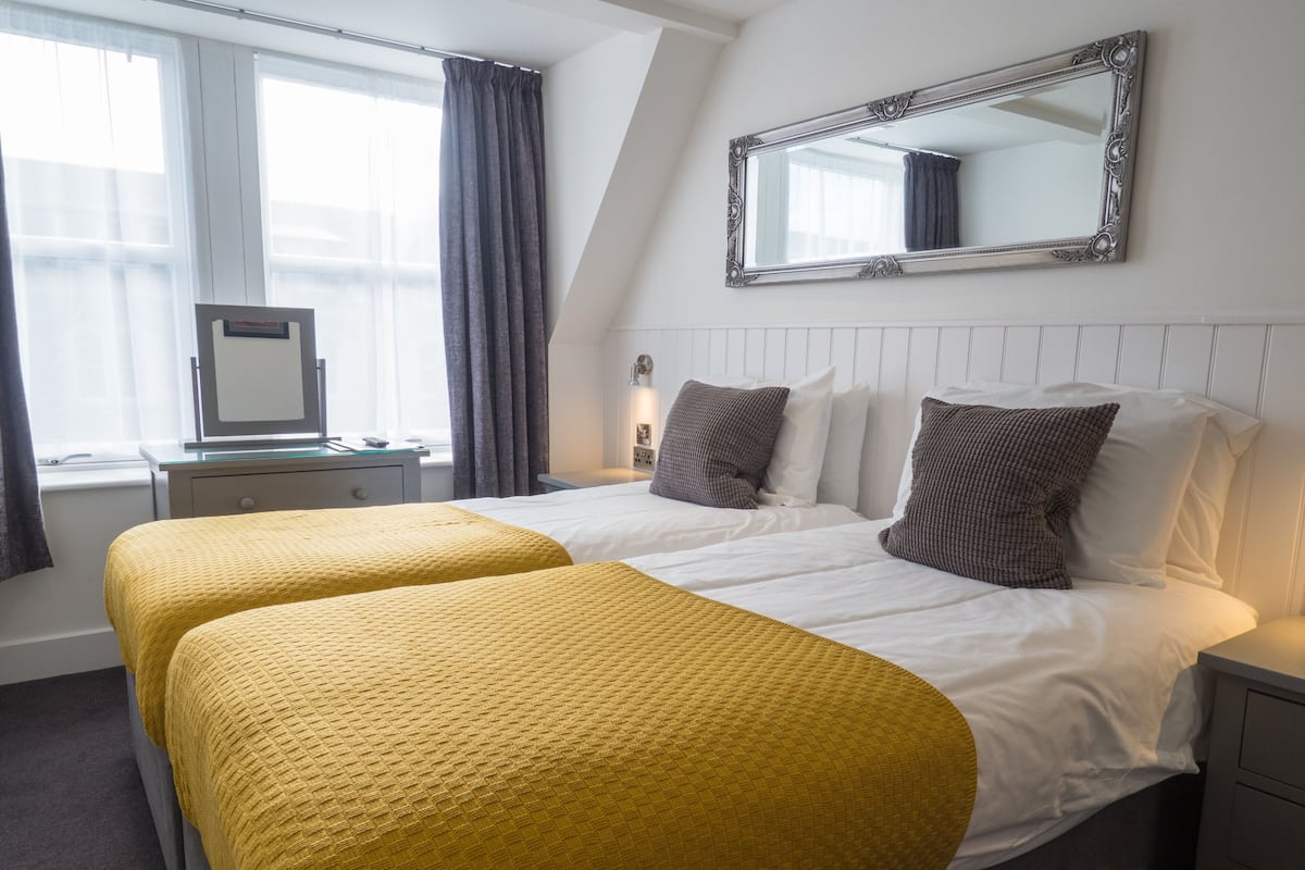Kamar Twin, 2 Tempat Tidur Twin | Setrika/meja setrika, Wi-Fi gratis, dan seprai linen