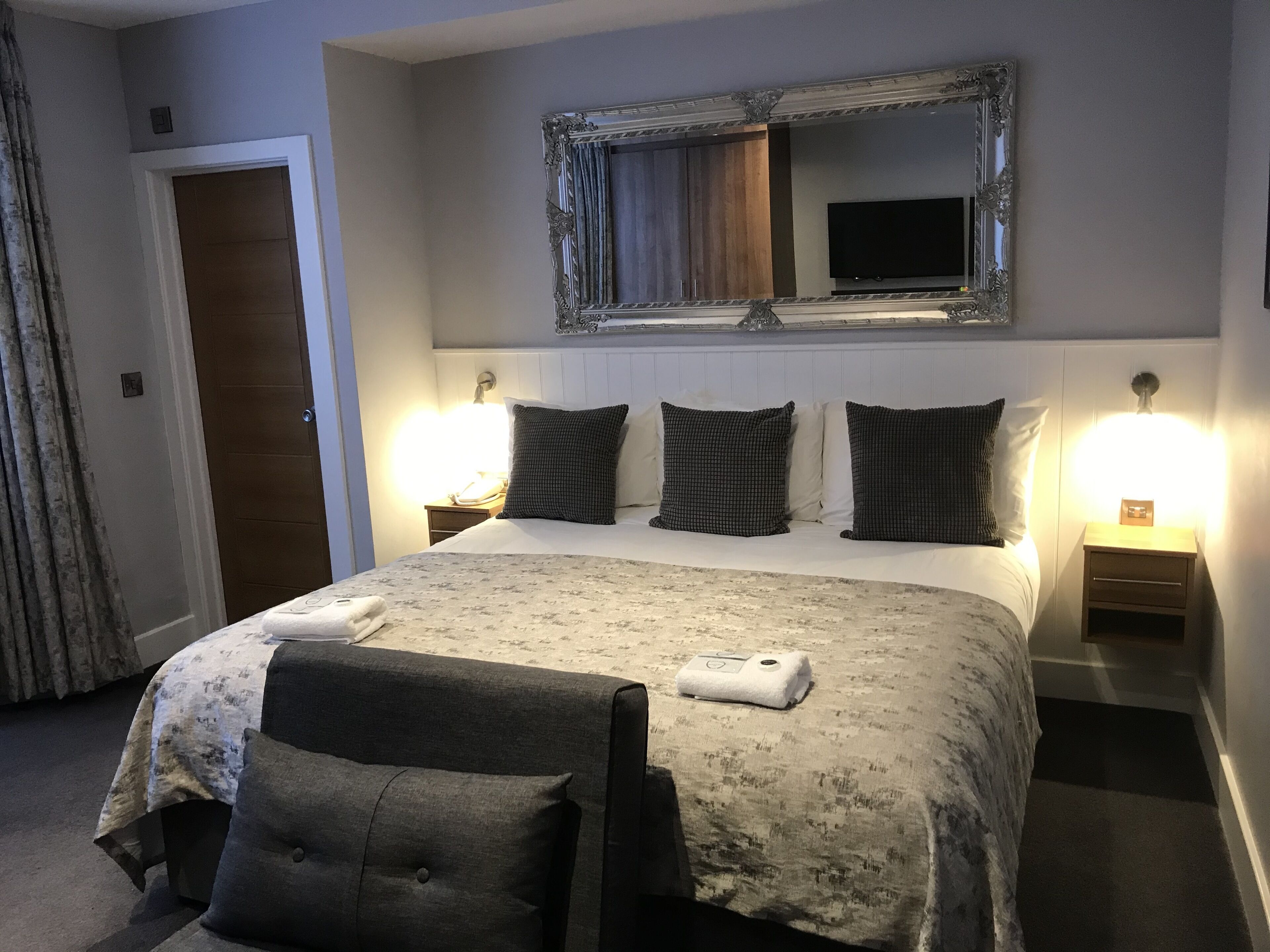 king room with sofa bed | 1 bedroom, iron/ironing board, free wifi, bed sheets