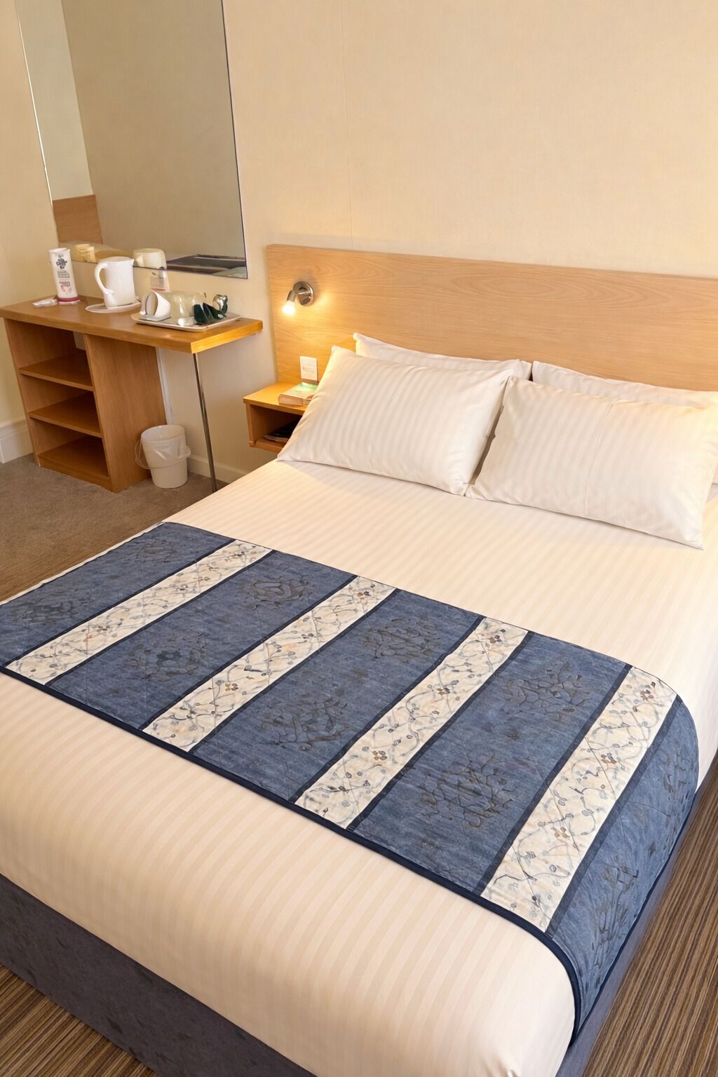 Dobbeltrom – standard, 1 dobbeltseng | Individuelt dekorert, strykejern/-brett, wi-fi (inkludert) og sengetøy