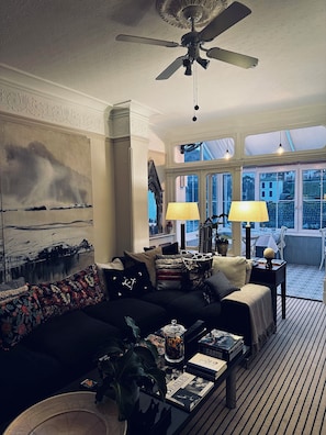 Smart TV, DVD player, iPod dock - The Laindons (Hastings)