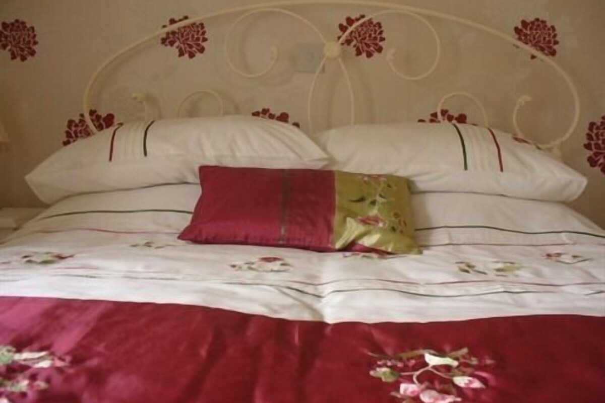 Chambre Double, salle de bains attenante (Red)