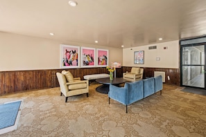 ロビー応接スペース