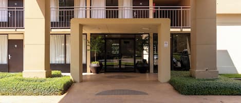 Fachada de la propiedad