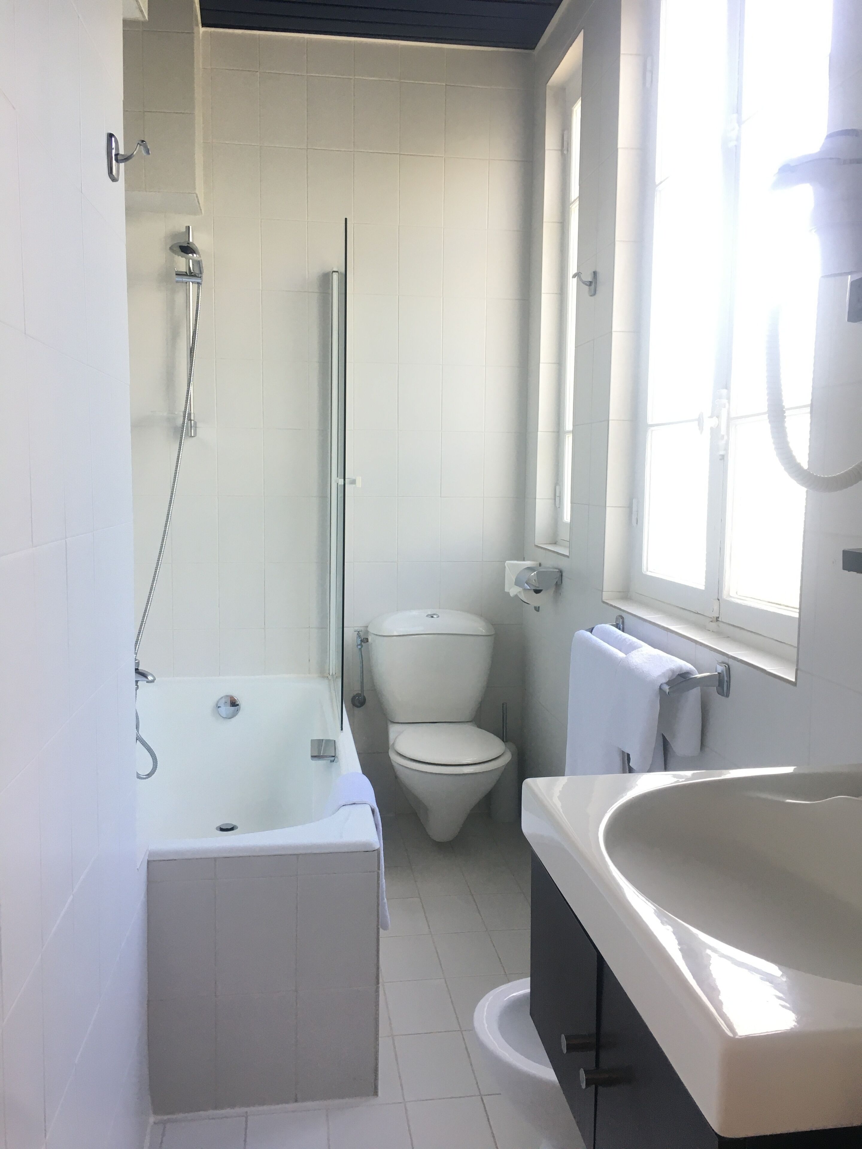 standard double room, 1 double bed | bathroom | free toiletries, hair dryer, towels