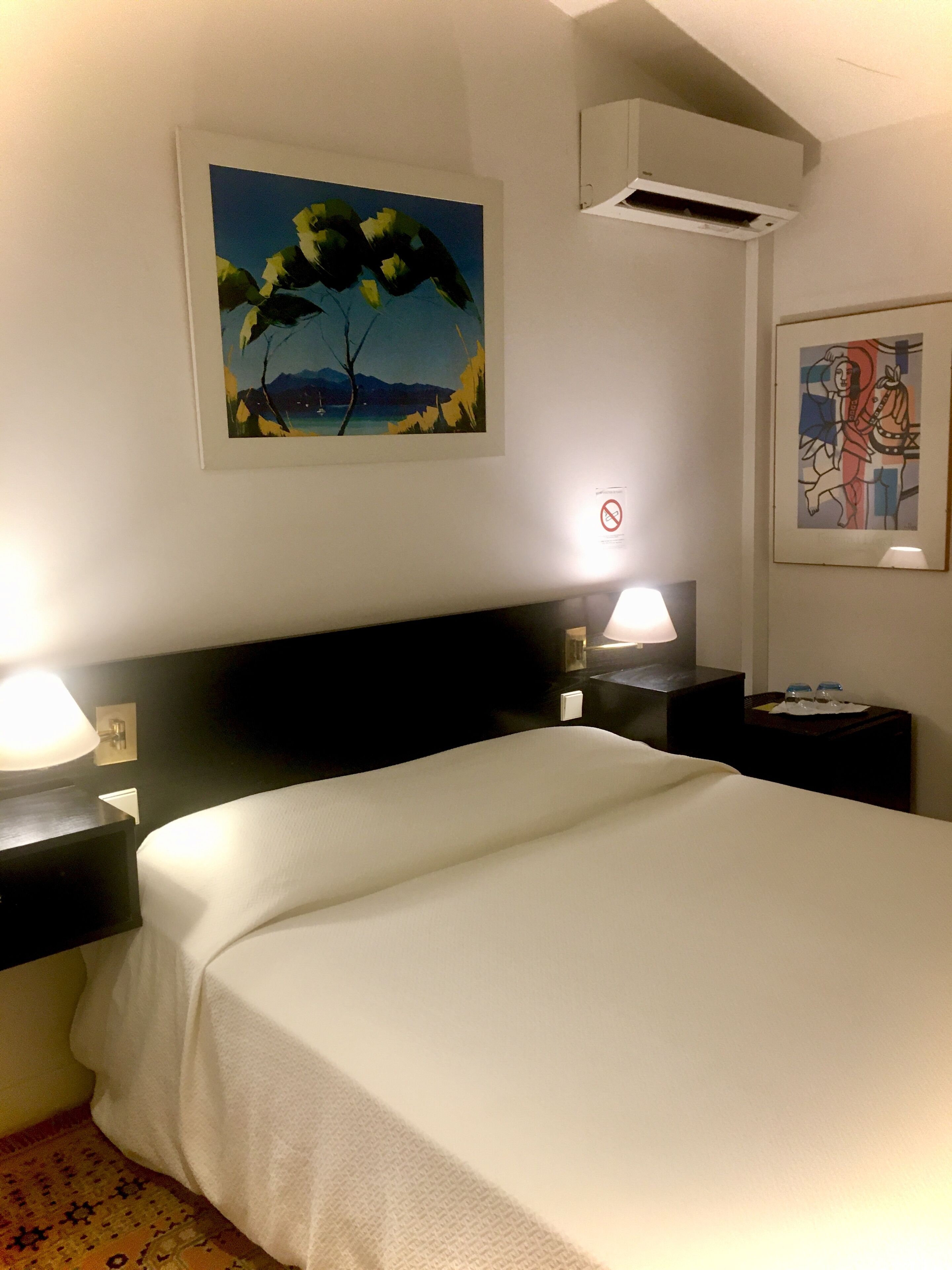 standard double room, 1 double bed (shower) | 1 bedroom, in-room safe, individually decorated, desk