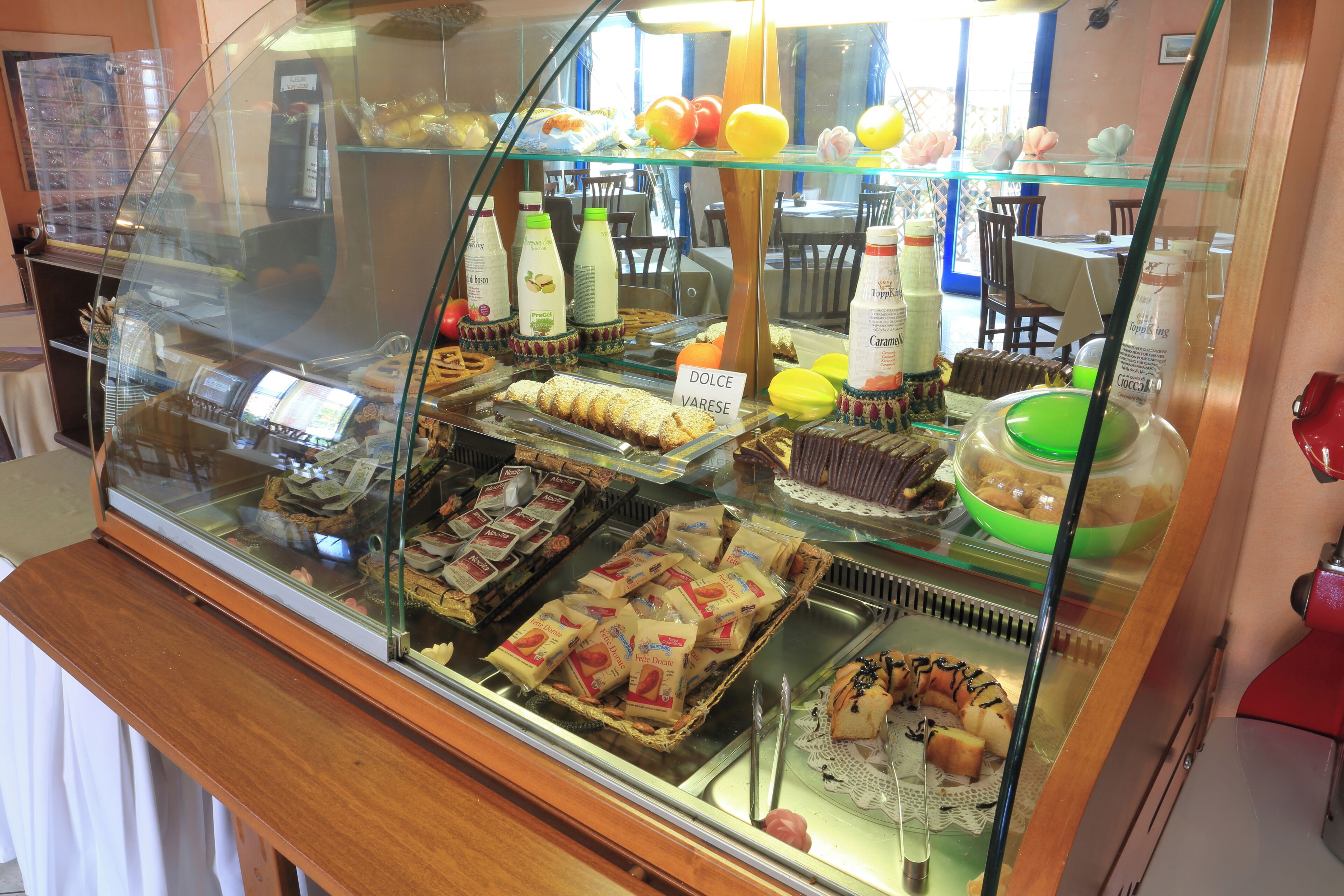 Café da manhã com buffet grátis todos os dias