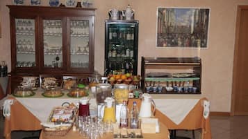 Tägliches inbegriffenes Frühstücksbuffet