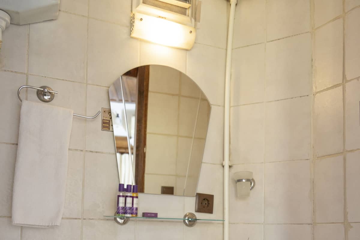 Standaard kamer, 1 tweepersoonsbed | Badkamer met wastafel