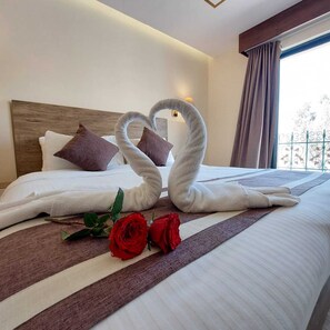 Habitación doble estándar, 1 habitación | Artículos del minibar gratis y caja de seguridad en la habitación