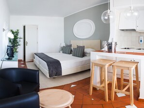 Estúdio | Cofres nos quartos, Wi-Fi de cortesia, roupa de cama