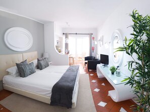 Studio | In-room safe, free WiFi, bed sheets