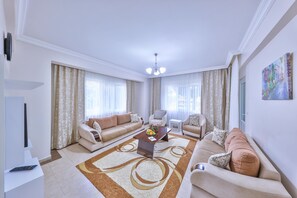 Villa, Hot Tub, Garden View (Dubleks) | Living area