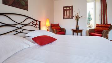 Desk, soundproofing, iron/ironing board, bed sheets