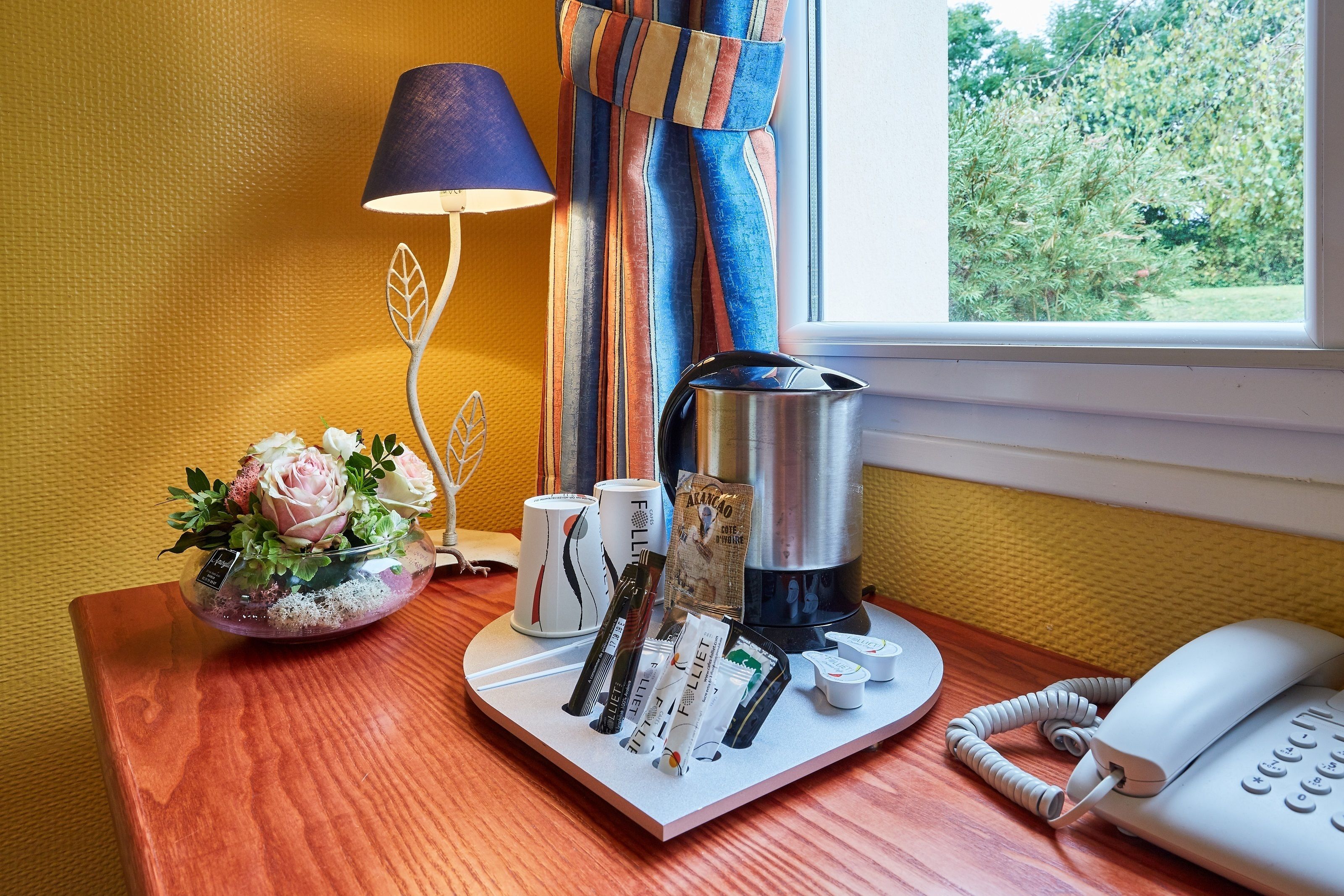 classic room, 2 single beds, non smoking | desk, soundproofing, iron/ironing board, bed sheets