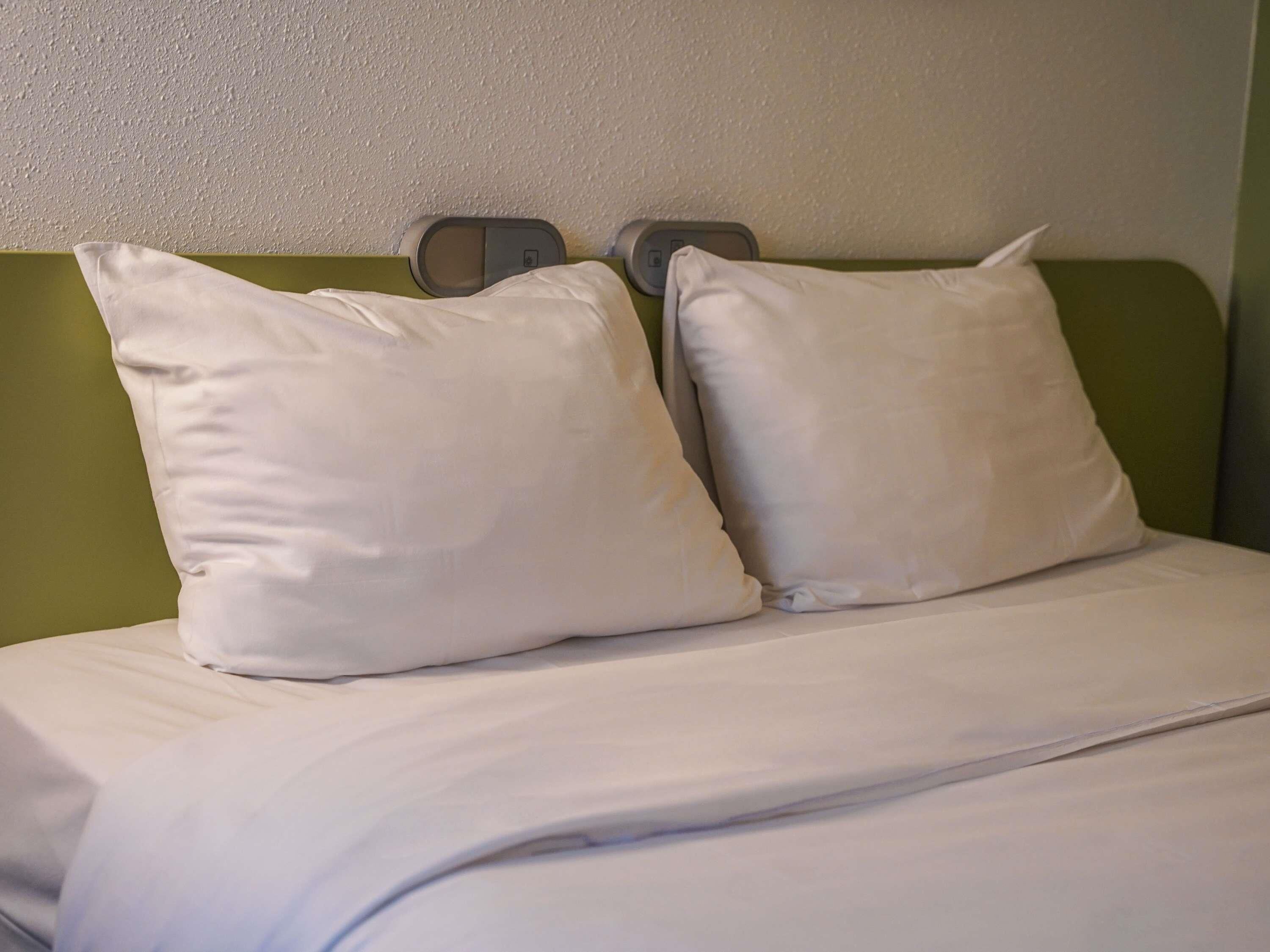 double room | premium bedding, desk, soundproofing, iron/ironing board