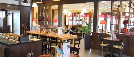 Breakfast, lunch, dinner served; French cuisine
