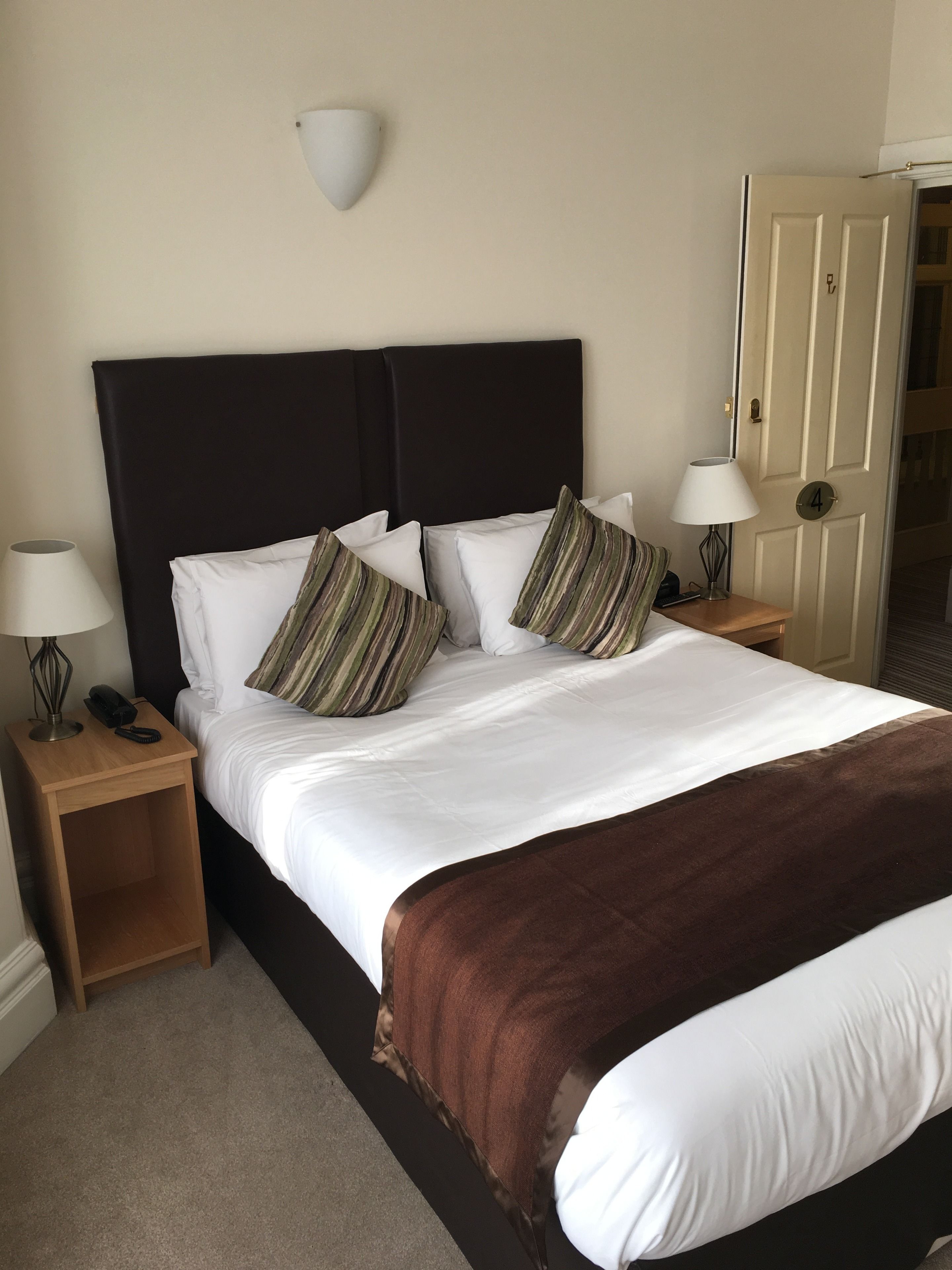 standard double room | desk, iron/ironing board, free wifi
