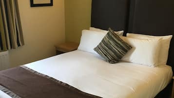 Standard-Doppelzimmer | Schreibtisch, BĂŒgeleisen/BĂŒgelbrett, kostenloses WLAN