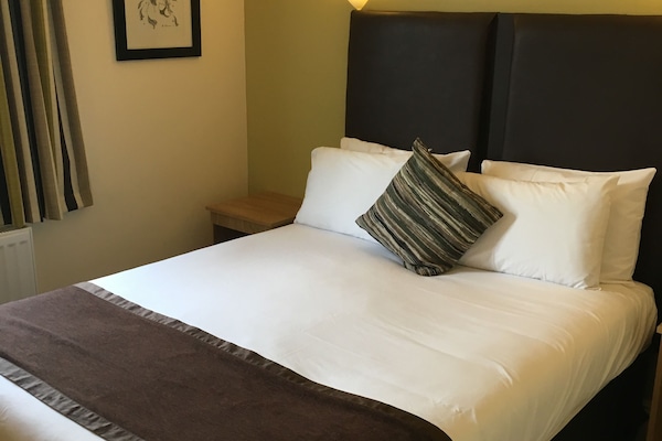 Dobbeltrom – standard | Skrivebord, strykejern/-brett og wi-fi (inkludert)