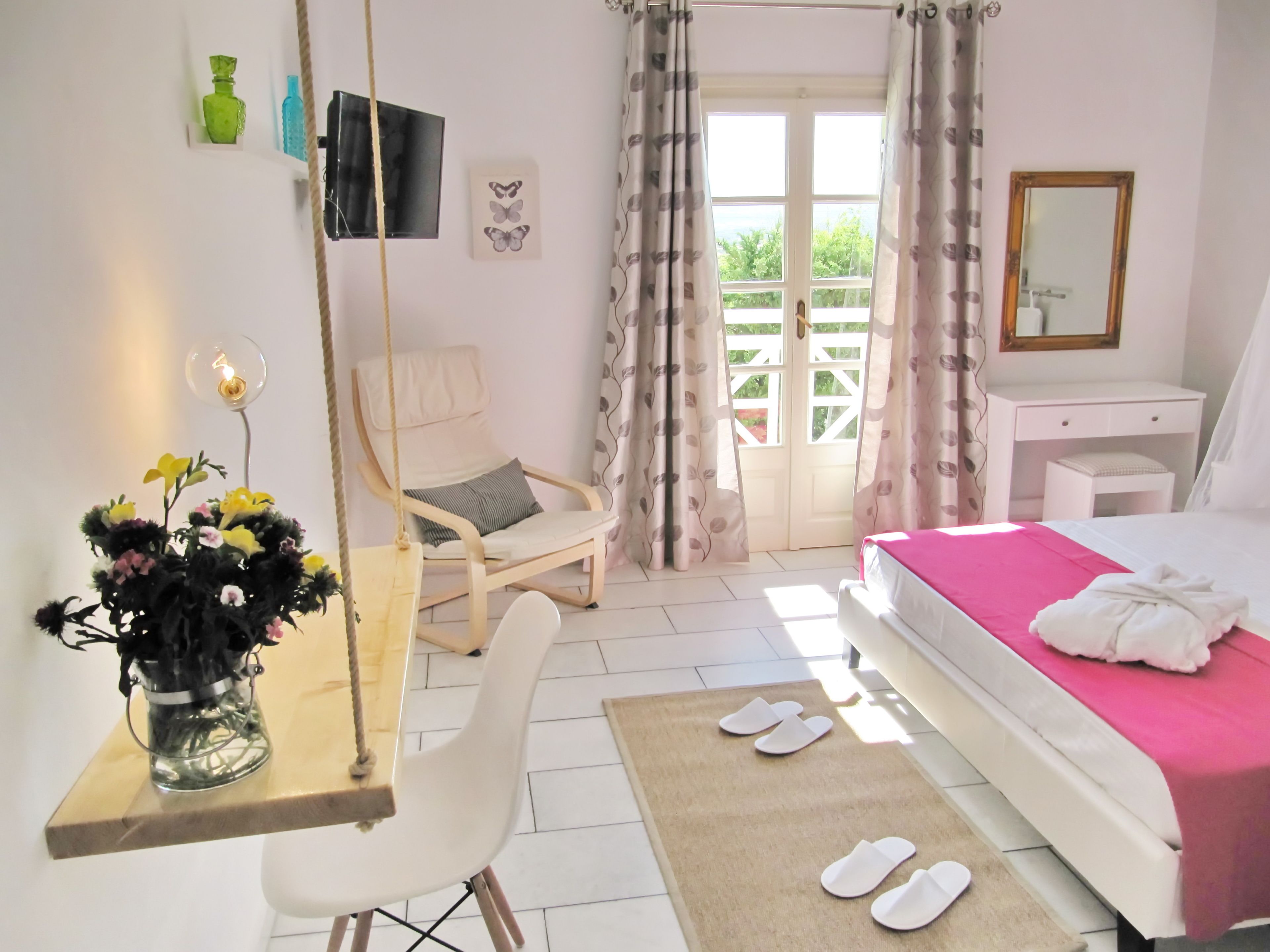 minibar, soundproofing, iron/ironing board, free wifi