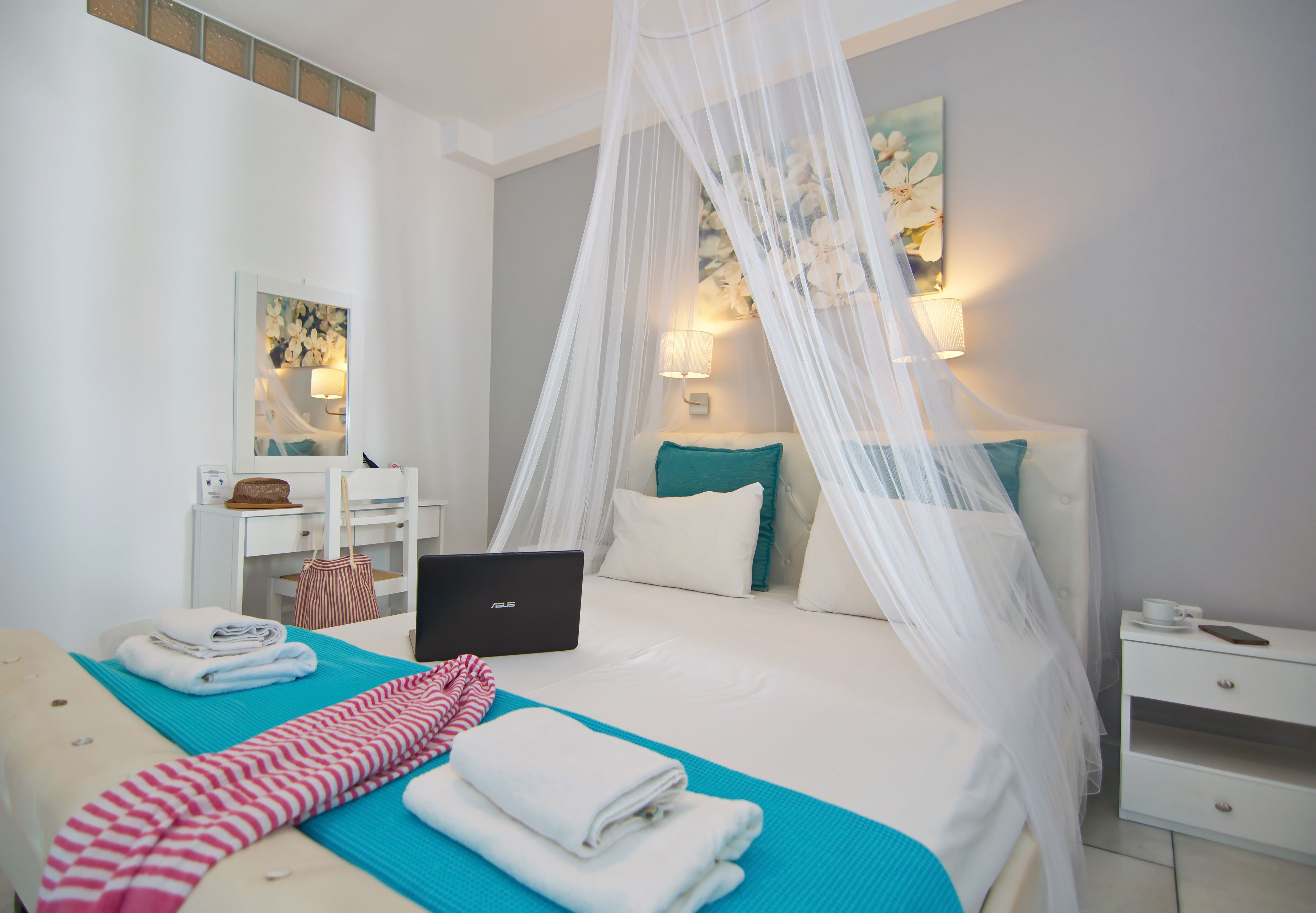 minibar, soundproofing, iron/ironing board, free wifi