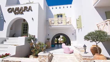 Fachada de la propiedad