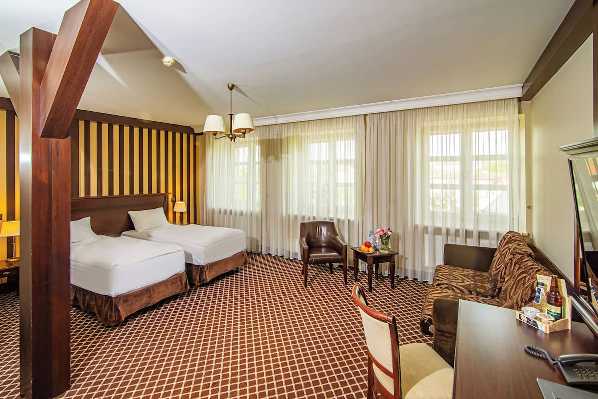 Minibar, Schreibtisch, laptopgeeigneter Arbeitsplatz