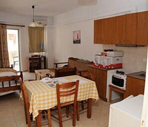 Desk, soundproofing, iron/ironing board, free cots/infant beds