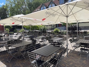 2 restaurants; breakfast, lunch and dinner served  - AKZENT Berghotel Rosstrappe (Thale)