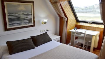 Premium Double Room, Sea View | Desk, laptop workspace, free WiFi, bed sheets