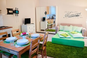 Basic Apartment, 1 Bedroom (Zichy Jenő utca 38.) | Living room