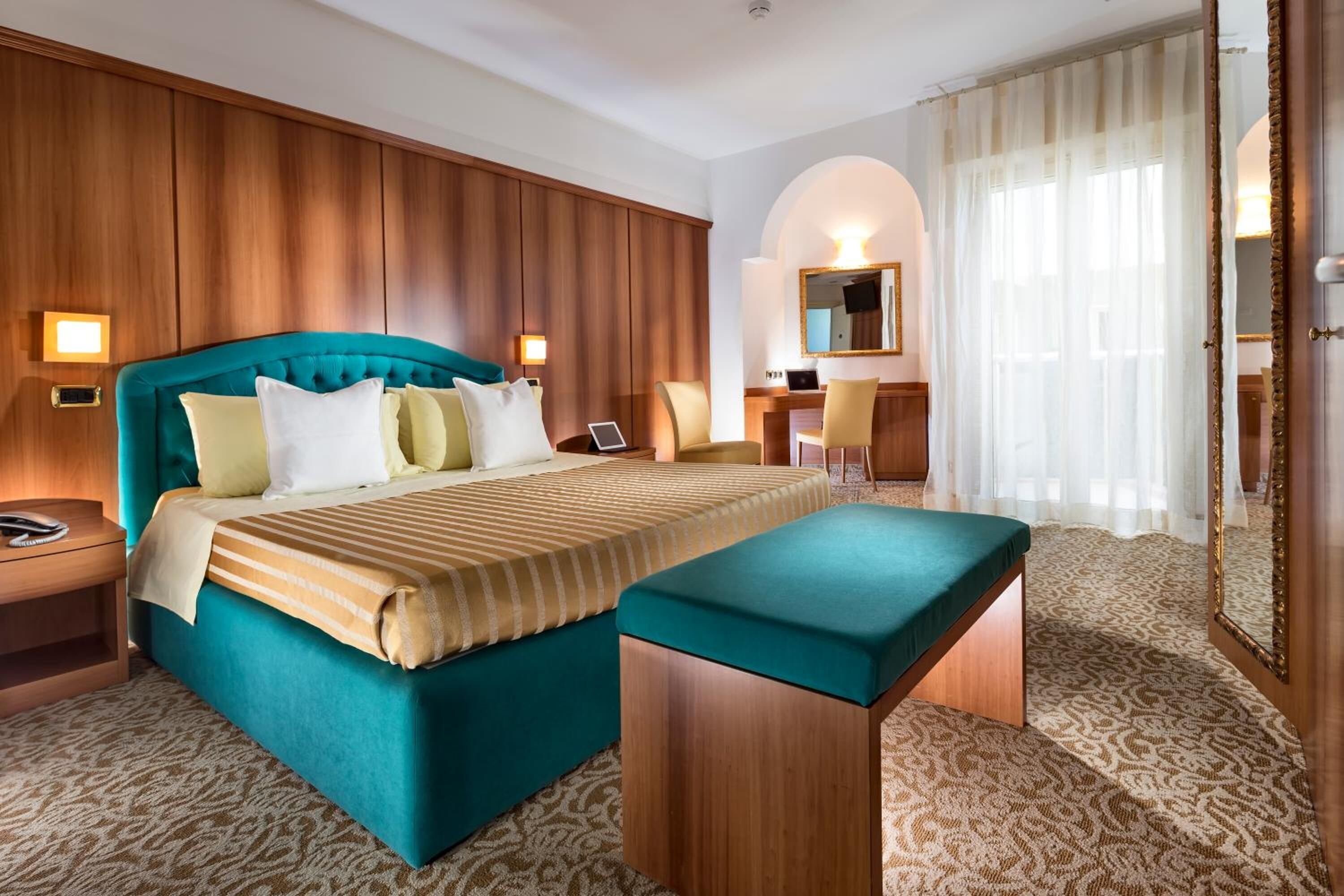 minibar, in-room safe, desk, soundproofing