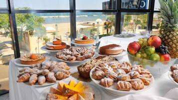 Frühstück, Mittagessen, Abendessen, Blick aufs Meer