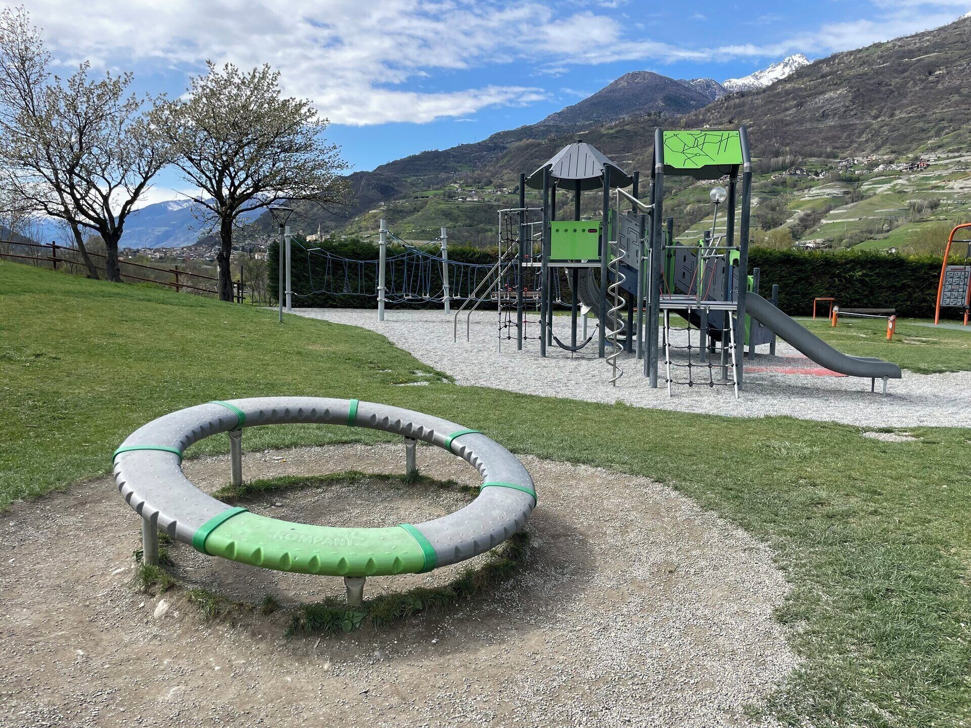 Área de juegos infantiles al aire libre
