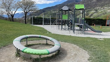 Area giochi per bambini (all'aperto)