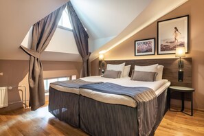 Standard Room, 1 King Bed