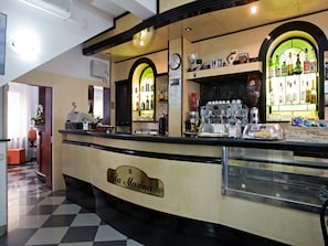Bar (in der Unterkunft)