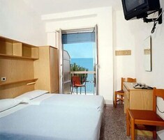 Una cassaforte in camera, una scrivania, Wi-Fi gratuito, lenzuola