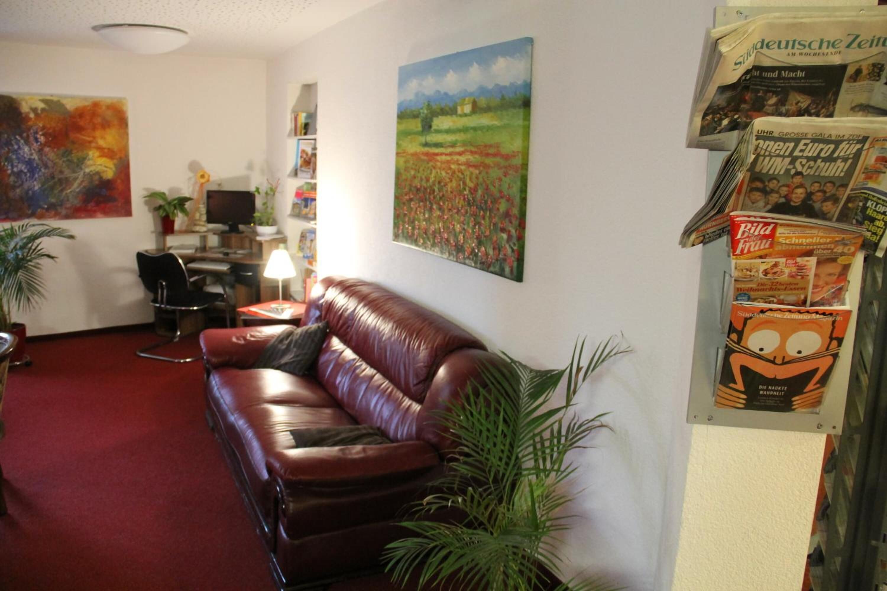 40-inch flat-screen tv with satellite channels, tv