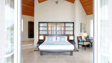 Bungalow | 1 bedroom, in-room safe, desk, iron/ironing board