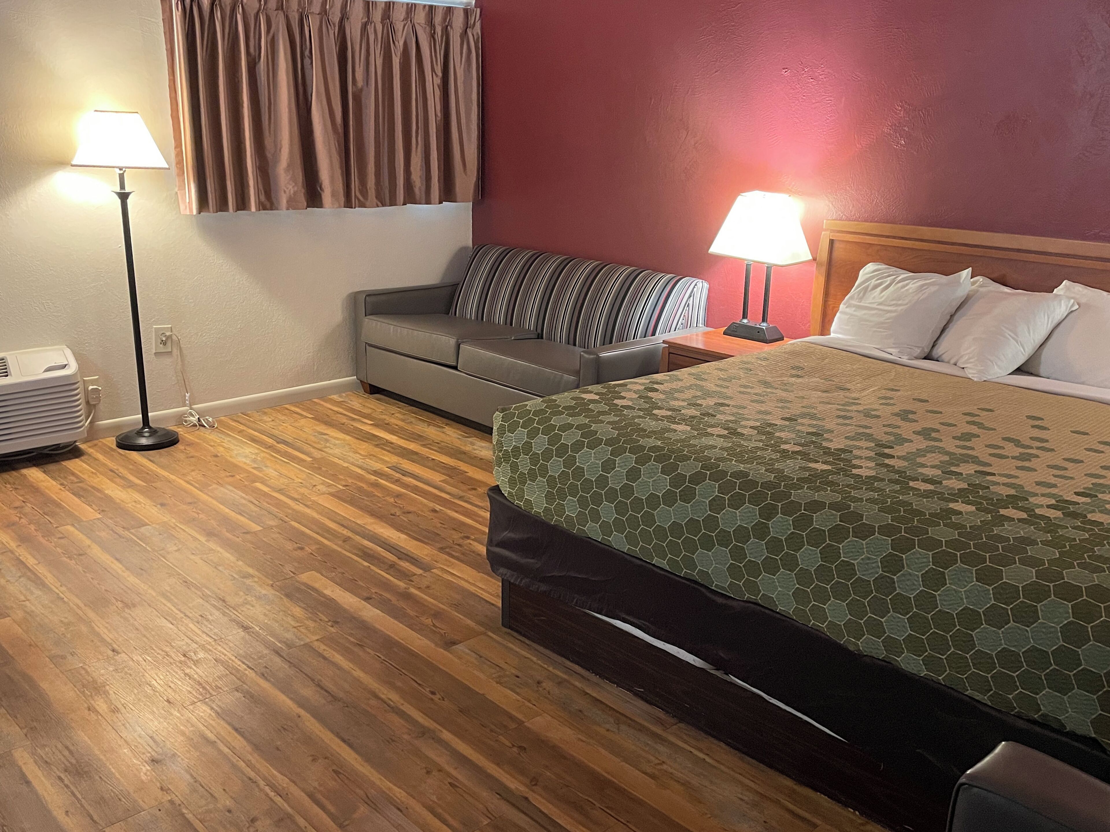 Desk, laptop workspace, iron/ironing board, rollaway beds