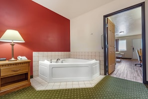 Suite, 1 soverom | Skrivebord, skrivebord for bærbar PC og strykejern/-brett